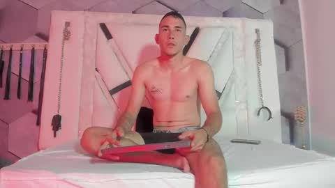 Snapshot of adammendoza34 chatting on 09.14.25 adammendoza34 online show from 09.14.25