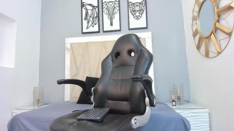 Adams Bobby online show from 11.25.25