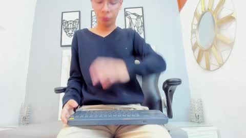 Adams Bobby online show from 04.05.26