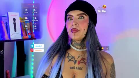 Snapshot of adamsniki chatting on 09.17.25 adamsniki online show from 09.17.25