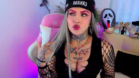 Snapshot of adamsniki chatting on 10.23.25 adamsniki online show from 10.23.25