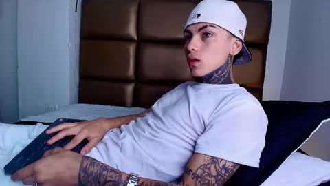 Snapshot of adamswalkerr_ chatting on 02.13.26 AdamsWalkerr online show from 02.13.26