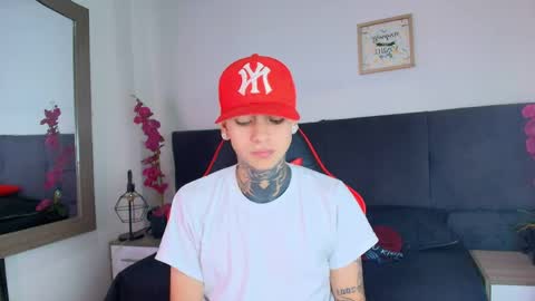 AdamsWalkerr  online show from 04.09.26