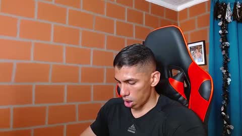 Adan Sin online show from 12.21.24