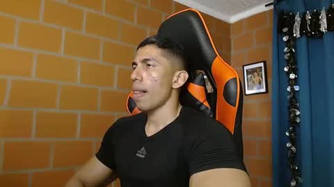 Adan Sin online show from 02.17.25