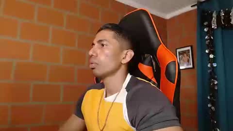 Adan Sin online show from 02.20.25