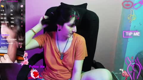 Snapshot of addictcouple2001 chatting on 01.25.25 Addict Couple online show from 01.25.25