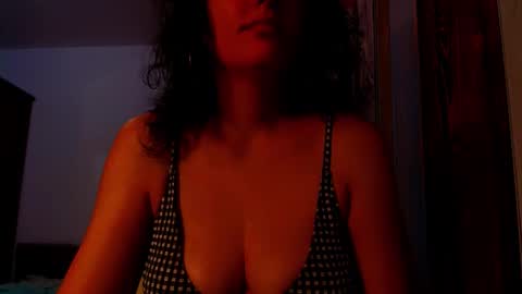 amy        online show from 11.04.25