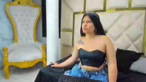 Snapshot of addisonyoumg chatting on 10.24.25 Addison online show from 10.24.25