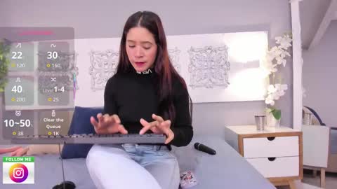 Snapshot of adelaa_11 chatting on 10.14.25 Adela Worsth online show from 10.14.25