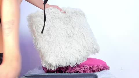 Adela Rangel START Mon to Sat from 3pm - 9pm COL time online show from 01.19.25