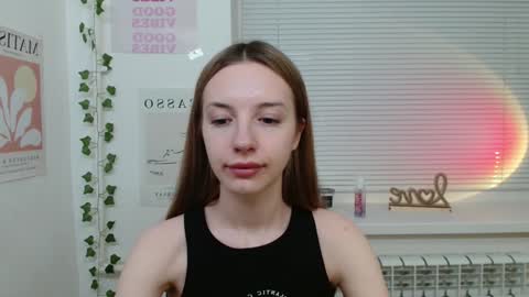 Snapshot of adele0_0 chatting on 01.18.25 Adele online show from 01.18.25