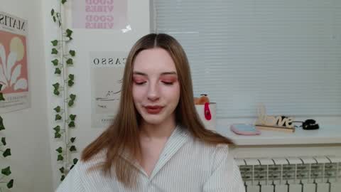 Snapshot of adele0_0 chatting on 02.07.25 Adele online show from 02.07.25