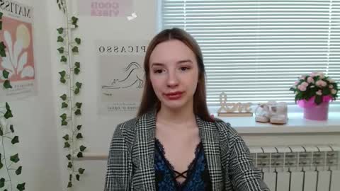 Snapshot of adele0_0 chatting on 02.20.25 Adele online show from 02.20.25