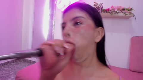 Snapshot of adele_latinlady chatting on 02.28.25 Sofi online show from 02.28.25