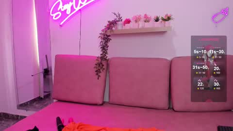 Snapshot of adele_latinlady chatting on 03.10.25 Sofi online show from 03.10.25