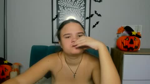 adelecruzz online show from 10.23.25