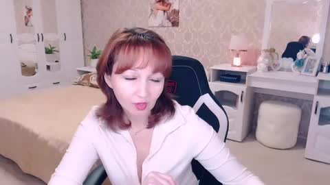 AdeleMoran online show from 01.26.25