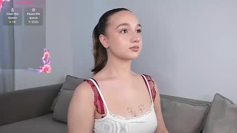 Snapshot of adelexx_zll chatting on 06.20.26 adelexx_zll online show from 06.20.26