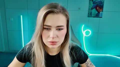 Adel online show from 10.05.25