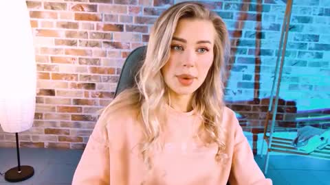 Adel online show from 10.07.25