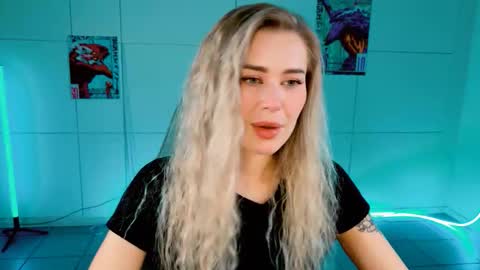 Adel online show from 10.11.25