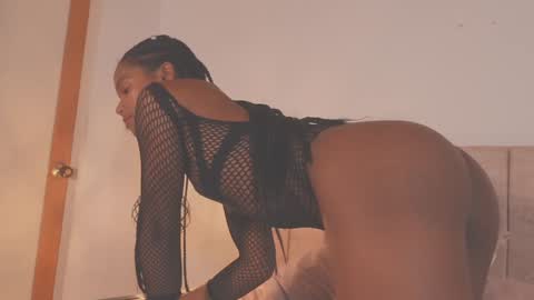 Snapshot of adelyn_x chatting on 02.01.25  instragram adelyn 111 online show from 02.01.25