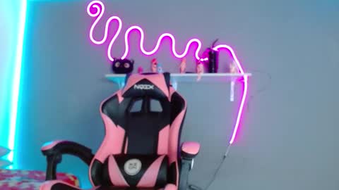 Snapshot of adhara_rangel chatting on 10.23.25 adhara rangel online show from 10.23.25