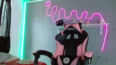 Snapshot of adhara_rangel chatting on 10.24.25 adhara rangel online show from 10.24.25