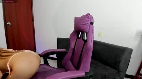 Adhara  guys here I am online days ending in even numberl I wait for you. online show from 02.06.26