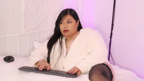 Snapshot of adia_ chatting on 01.13.25 adia_ online show from 01.13.25