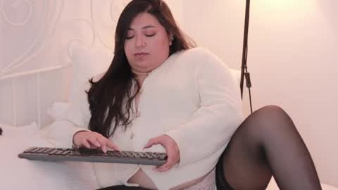 Snapshot of adia_ chatting on 02.14.25 adia_ online show from 02.14.25