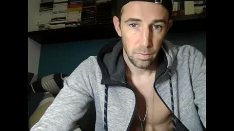 adibou13 online show from 02.10.25