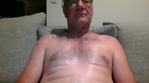 Snapshot of adjustable14 chatting on 01.25.25 adjustable14 online show from 01.25.25