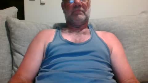 Snapshot of adjustable14 chatting on 02.20.25 adjustable14 online show from 02.20.25