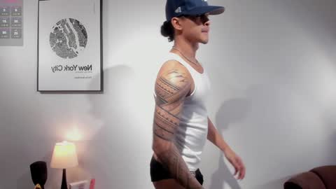 Adonis online show from 01.04.25