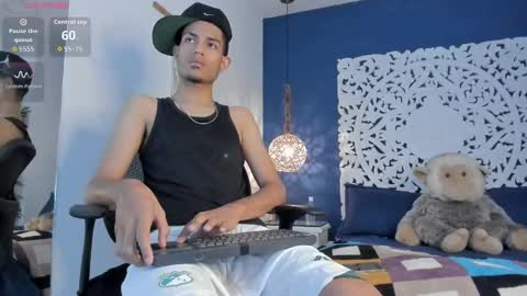 Snapshot of adonis_wb chatting on 09.19.25 adonis_wb online show from 09.19.25