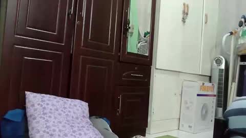 annelovesu online show from 11.24.25