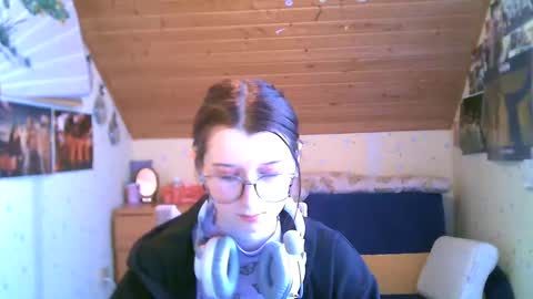 Snapshot of adorable_sparkle chatting on 02.12.25 adorable_sparkle online show from 02.12.25