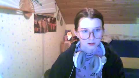 Snapshot of adorable_sparkle chatting on 02.12.25 adorable_sparkle online show from 02.12.25