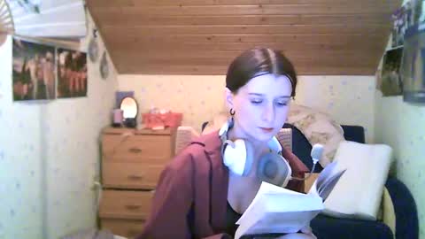 Snapshot of adorable_sparkle chatting on 02.19.25 adorable_sparkle online show from 02.19.25