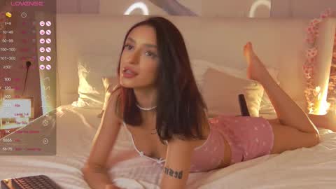 adoracortes online show from 10.15.25