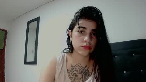 Snapshot of adri_gomez1 chatting on 10.07.25     online show from 10.07.25