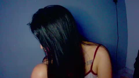 Snapshot of adri_gomez1 chatting on 10.10.25     online show from 10.10.25