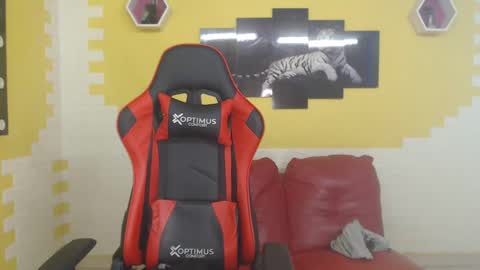 Snapshot of adri_sexboy chatting on 12.19.24 adri_sexboy online show from 12.19.24