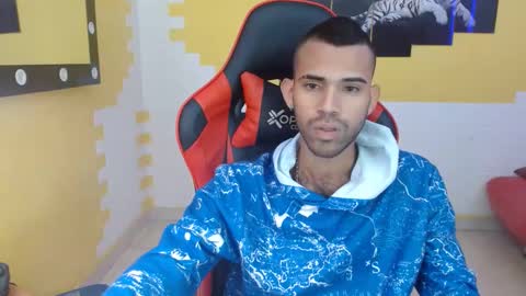 Snapshot of adri_sexboy chatting on 02.24.25 adri_sexboy online show from 02.24.25