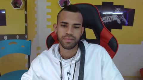 Snapshot of adri_sexboy chatting on 03.05.25 adri_sexboy online show from 03.05.25