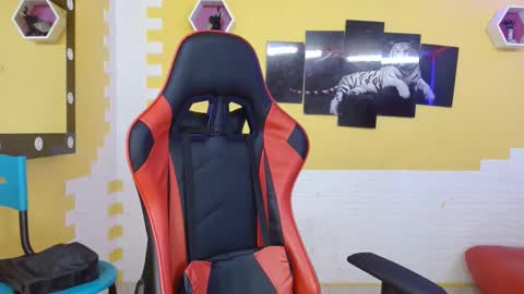 Snapshot of adri_sexboy chatting on 03.09.25 adri_sexboy online show from 03.09.25