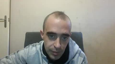 Snapshot of adria35cbtmartorell chatting on 10.31.25 adria35cbtmartorell online show from 10.31.25