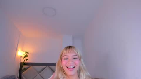 Snapshot of adria_ross chatting on 02.01.25 Adriana online show from 02.01.25